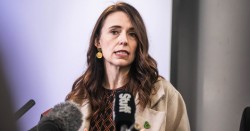 न्यूजिल्याण्डकी प्रधानमन्त्रीद्वारा राजीनामाको घोषणा